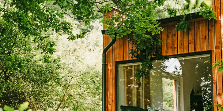 Vybavený tiny house na kraji Šumavy pro dvě osoby s venkovním posezením