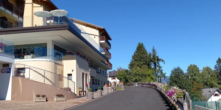 Trentinské Alpy: 3* hotel s polopenzí, neomezeným wellness a kartou výhod