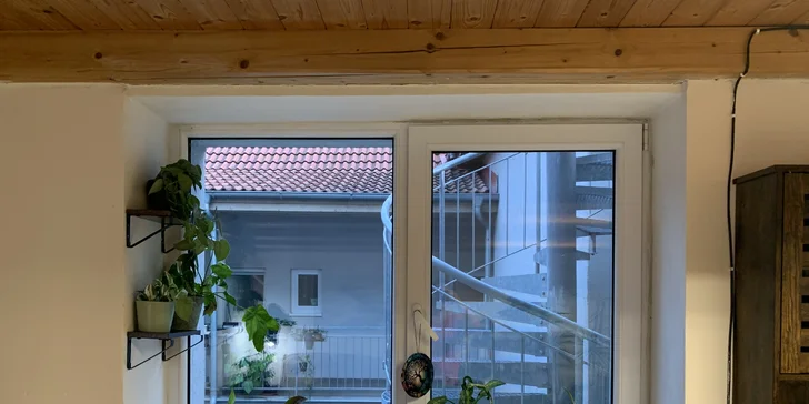 Reflexní masáž chodidel v suché či olejové variantě nebo kraniosakrální biodynamická terapie
