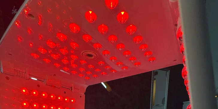 Permanentní make-up dle výběru: pudrové obočí, oční linky i plné rty