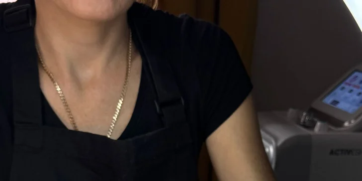 Permanentní make-up dle výběru: pudrové obočí, oční linky i plné rty