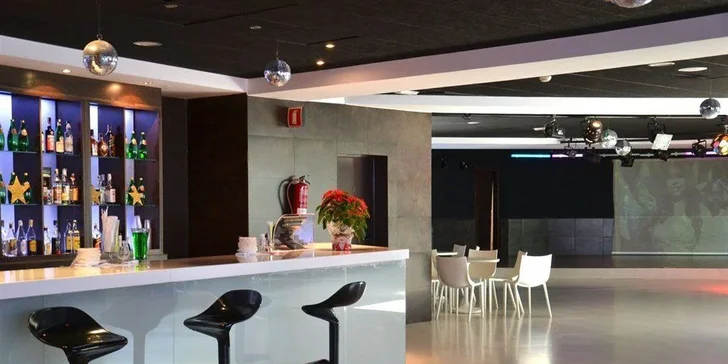 Adults only hotel u pláže na Kanárských ostrovech: all inclusive, bazén i let