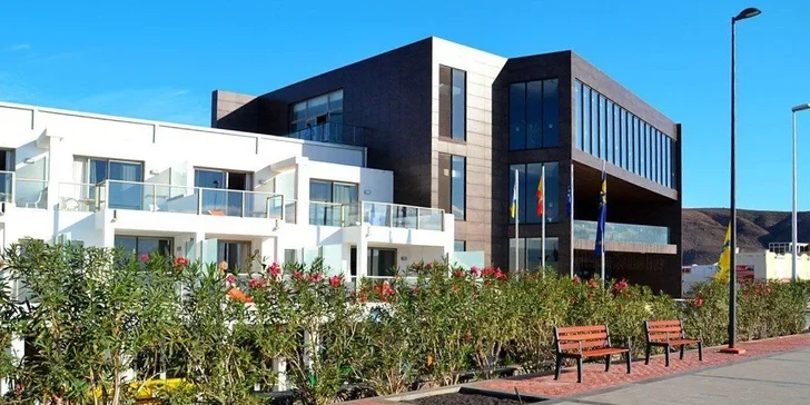 Adults only hotel u pláže na Kanárských ostrovech: all inclusive, bazén i let