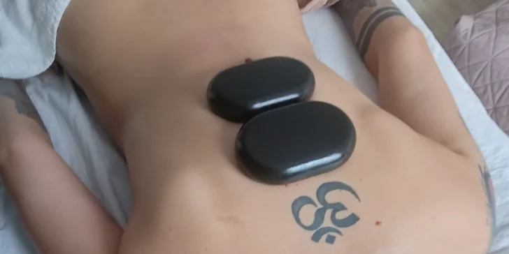 Relax a uvolnění až na 120 minut: masážní hýčkání celého těla i rituál s aromaterapií
