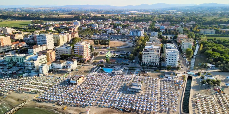 Italské prázdniny plné slunce: 3* hotel kousek od písečné pláže, plná penze, zábavní parky v okolí