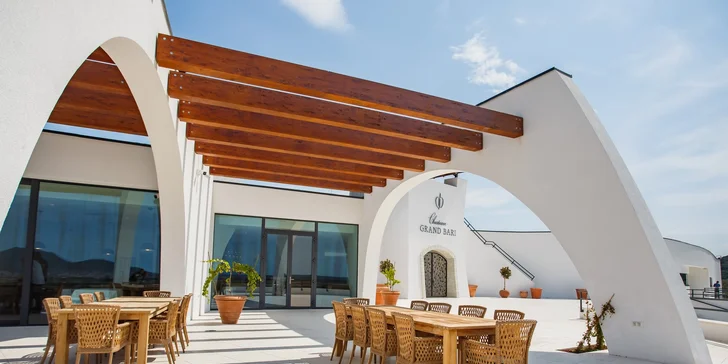 Tokajský klenot: luxusní ubytování v italském stylu mezi vinicemi, bohaté snídaně a degustace