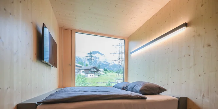 Zima ve vorarlberských Alpách: moderní hotel se snídaní, 30 m od vleku