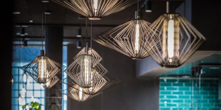 Zima ve vorarlberských Alpách: moderní hotel se snídaní, 30 m od vleku