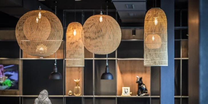 Zima ve vorarlberských Alpách: moderní hotel se snídaní, 30 m od vleku
