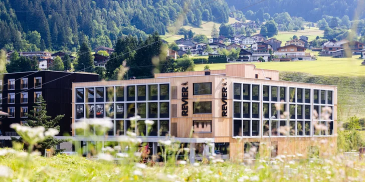 Zima ve vorarlberských Alpách: moderní hotel se snídaní, 30 m od vleku