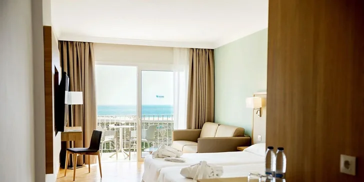 Letecky na Fuerteventuru: Hotel R2 Buganvilla**** s bazénem a all inclusive