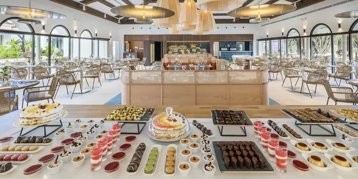 Kanáry letecky: adults only hotel Barcelo Fuerteventura Royal Level****, polopenze či all inclusive