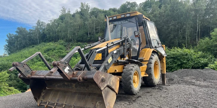 Zahrajte si na bagristu: 30 až 60 minut bagrování
