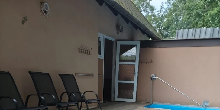 Relax ve finském stylu: neomezený vstup do sauny pro 2 i 4 osoby, pizza a nápoje