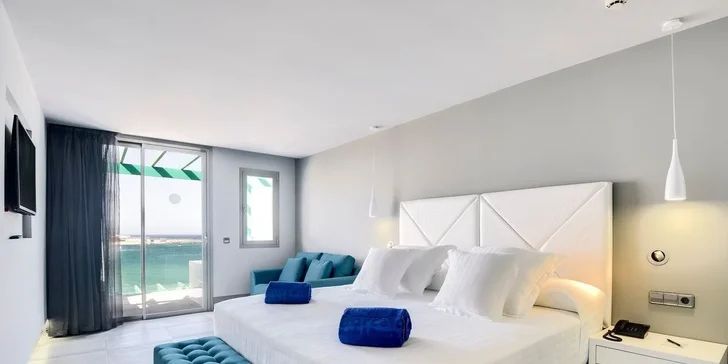 Na Kanáry letecky: 4* adults only hotel 150 metrů od pláže, strava, infinity bazén