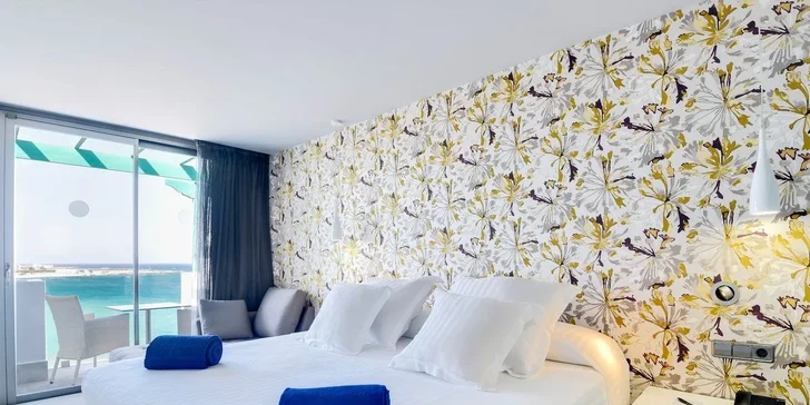 Na Kanáry letecky: 4* adults only hotel 150 metrů od pláže, strava, infinity bazén