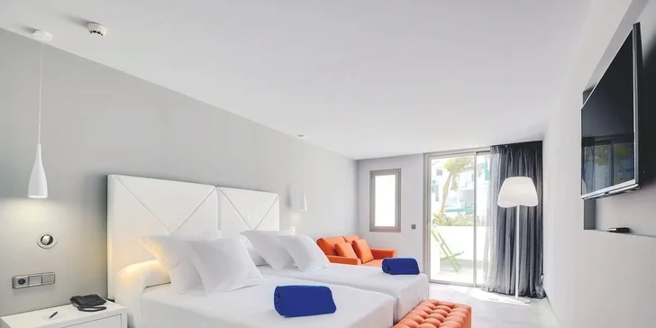 Na Kanáry letecky: 4* adults only hotel 150 metrů od pláže, strava, infinity bazén
