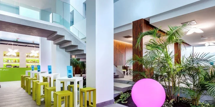 Na Kanáry letecky: 4* adults only hotel 150 metrů od pláže, strava, infinity bazén