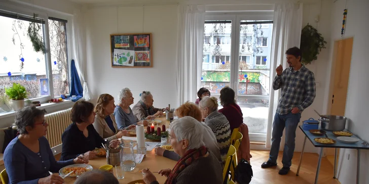 Podpořte komunitní centrum Nesedím, sousedím a jejich proseniorský projekt V pátek nejím sám