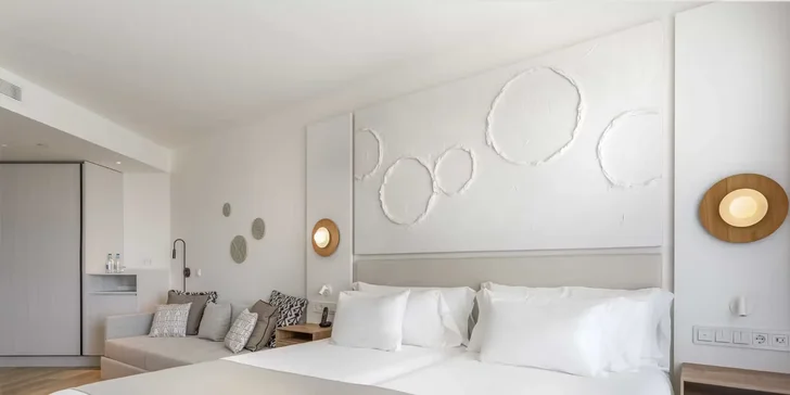 Dovolená na Lanzarote: 4* hotel s polopenzí nebo all inclusive, vč. letenek, cca 100 m od pláže