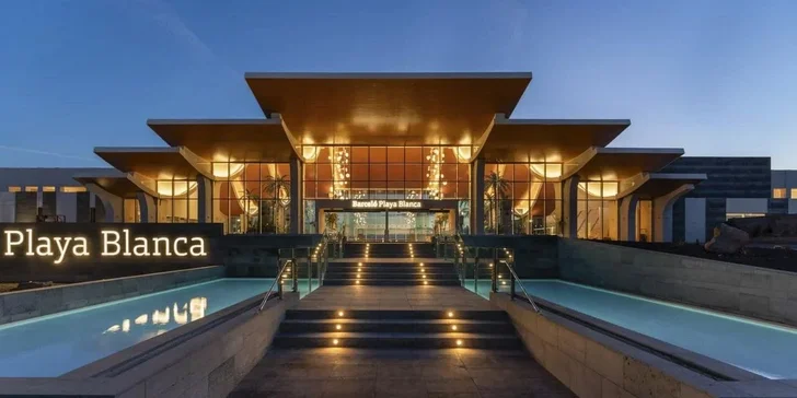 Dovolená na Lanzarote: 4* hotel s polopenzí nebo all inclusive, vč. letenek, cca 100 m od pláže