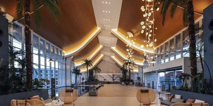 Dovolená na Lanzarote: 4* hotel s polopenzí nebo all inclusive, vč. letenek, cca 100 m od pláže