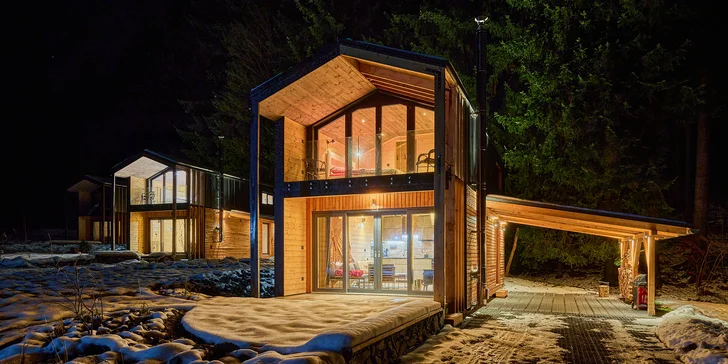 Krásný resort u lesní plovárny v Mladých Bukách na úpatí Krkonoš: koupání, turistika i lyžování na dosah