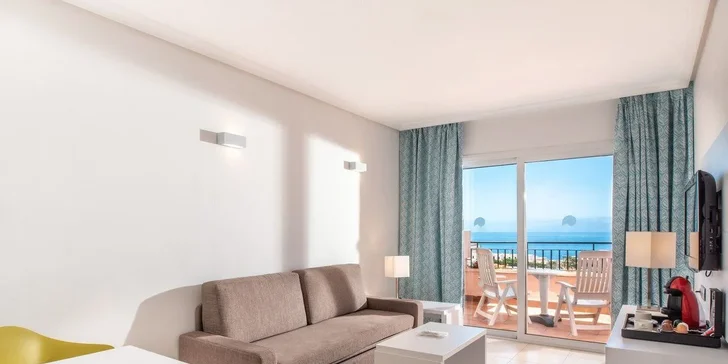 Letecky na Tenerife: 4* hotel Landmar Costa Los Gigantes Family Resort, all inclusive, bazény i tobogán