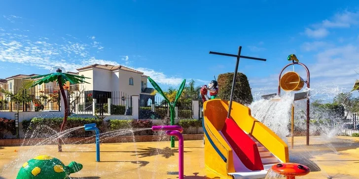 Letecky na Tenerife: 4* hotel Landmar Costa Los Gigantes Family Resort, all inclusive, bazény i tobogán