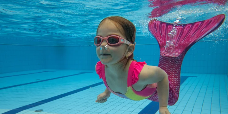 Mermaiding na zkoušku: plavání v kostýmu mořské panny pro děti