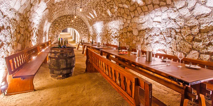 Tokajský klenot: luxusní ubytování v italském stylu mezi vinicemi, bohaté snídaně a degustace