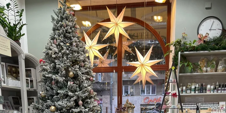 Připravte si vánoční výzdobu: workshop výroby adventních svícnů a věnců pro 1 až 2 osoby