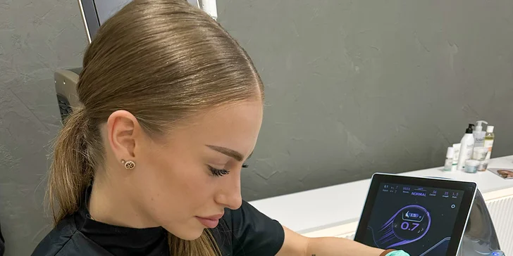 SMAS lifting – neinvazivní omlazující procedura ke zpevnění pokožky: obličej i stehna a hýždě