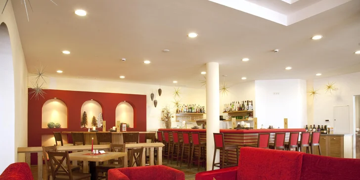 Tyrolské Alpy: 4* hotel u sjezdovky, polopenze, wellness a dětský program