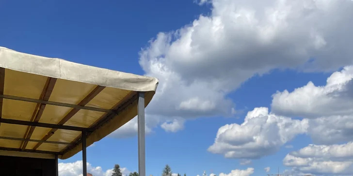 Parádní relax: vstup na 150 min. do saunového světa a lahev sektu pro dva