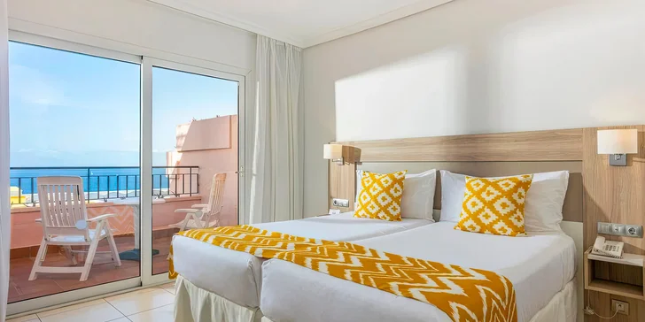 Letecky na Tenerife: 4* hotel Landmar Costa Los Gigantes Family Resort, all inclusive, bazény i tobogán