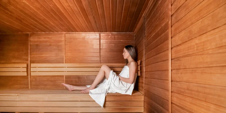 Relaxační pobyt v Rožnově pod Radhoštěm: snídaně či polopenze, sauna a bazény, masáž i koupel
