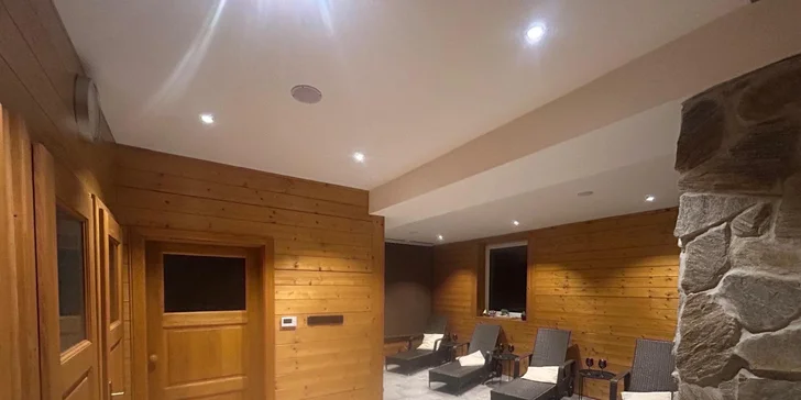 Relax v Podkrkonoší: privátní wellness pro 2 osoby až na 180 minut, sauna, vířivka, občerstvení