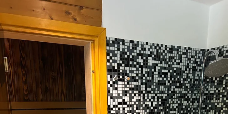 Relax v Podkrkonoší: privátní wellness pro 2 osoby až na 180 minut, sauna, vířivka, občerstvení