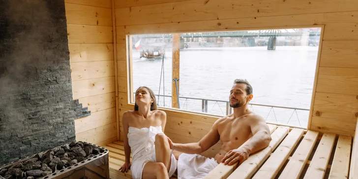 2 hodiny v sauně na Vltavě: relax pro 1-2 osoby s výhledem na Vyšehrad
