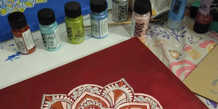 Dárkový poukaz do ateliéru Kalachart: nákup obrazů a dekorací, autorské umění i kreativní kurzy