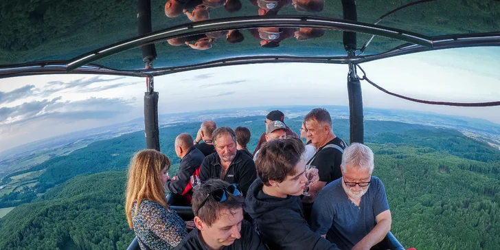Za krásami Moravy, Vysočiny i Slovenska: veřejné i privátní lety balónem vč. gastronomického zážitku