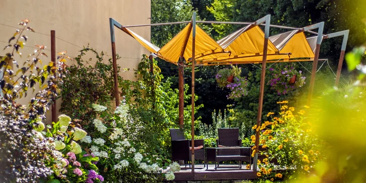 Pobyt v srdci Vrchlabí: snídaně, kredit na večeři i 2hod. vstup do wellness