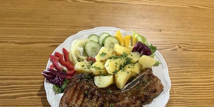 Vepřový steak Texas pro 1 nebo 2 osoby, vč. brambor a zeleniny