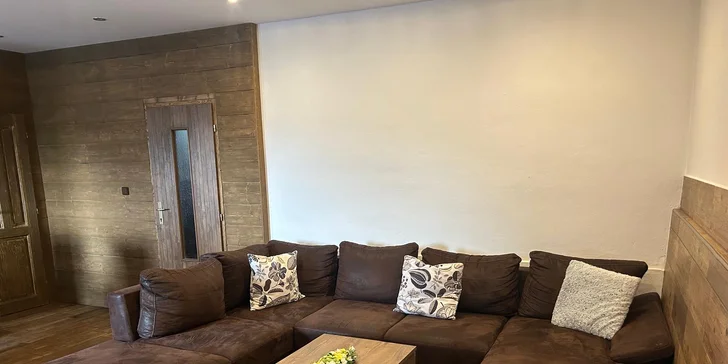 Pobyt v apartmánu mezi Krkonoši a Českým rájem: privátní wellness a prosecco