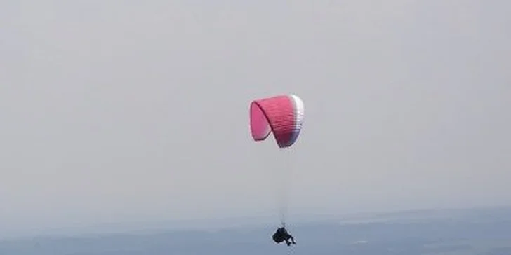 Nezapomenutelný tandemový let na padákovém kluzáku