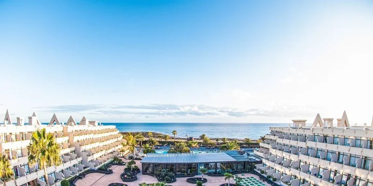 Dovolená na Lanzarote: 4* hotel s polopenzí nebo all inclusive, bazény i let
