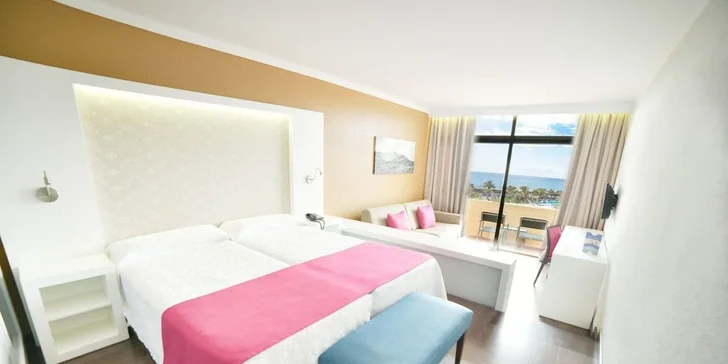 Dovolená na Lanzarote: 4* hotel s polopenzí nebo all inclusive, bazény i let