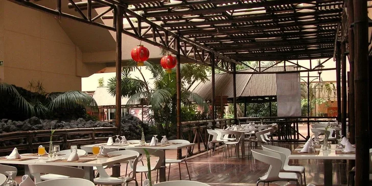 Dovolená na Lanzarote: 4* hotel s polopenzí nebo all inclusive, bazény i let