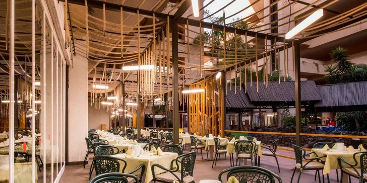 Dovolená na Lanzarote: 4* hotel s polopenzí nebo all inclusive, bazény i let
